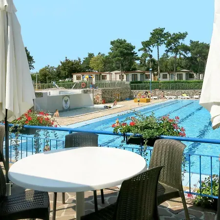 בית נופש Camping Village Mare Pineta 103s *