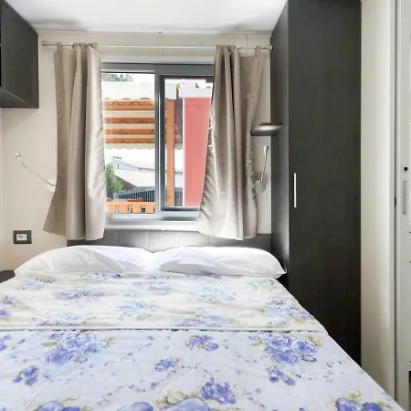 Camping Village Mare Pineta 103s בית נופש *